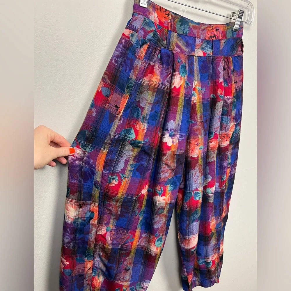 Vintage René Derhy Paris Two-Piece Set · Vibrant Floral Plaid Top & Harem Pants - Picture 4 of 16